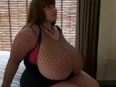 زوجان هواة يستمتعان ببعض المرح الجنسي في الجزء الخلفي من سيارتهما افلام سكس مترجم جديد