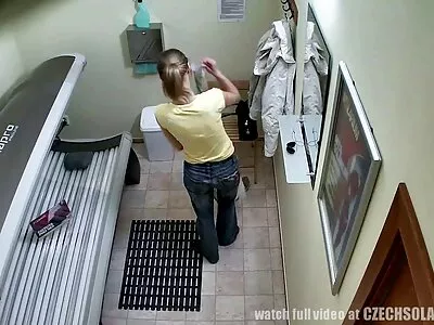 بعد أن جعلته متصلبًا ومنتصبًا تمامًا ، وضعت بوسها سكس اجنبية مترجمة عربي جديد على أداته