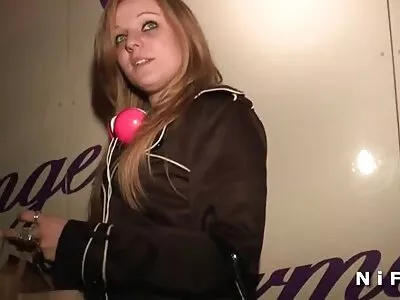 الرجل الأبيض يرضي GF الأسود حسن مقاطع سكس مترجم جديد المظهر في غرفة نومه