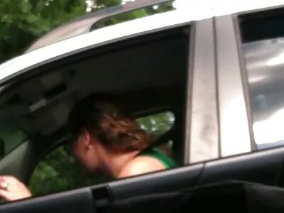 يبدأ الزوجان الإبداعيان سكس اجنبي مترجم عربي جديد بالمداعبة على جانب الطريق.