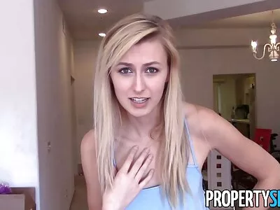 الفتاة ذات افلام سكس مترجم عربي جديد 2020 المغفلون الصغيرة تفعل كل ما يريده العاشق منها