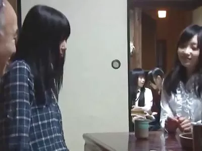 تصبح القلعة النطاطة مكانًا مثاليًا لممارسة الجنس بين سكس مترجم عربي جديد الزوجين اللاتينيين