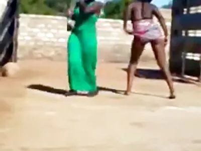 أحمر الشعر سكس اجنبي مترجم جديد قرنية تنظيف الغرفة وحصلت مارس الجنس كجائزة