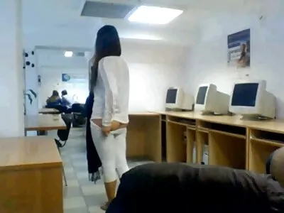 يعبد الصديق جسد سكس جديد مترجم كتكوت متعرج قبل أن تعطيه BJ