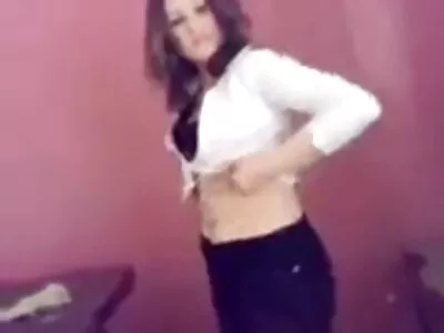 الفتاة المشاغب Lydia Black هي سكس جديد مترجم gangbanged من قبل خمسة رجال