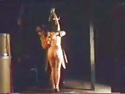 شقراء وقحة في الزي الرسمي يحتاج حمولة نائب الرئيس سكس امهات مترجم جديد كبيرة من الطالب