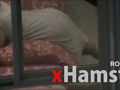 فتاة تدعو الرجل للانضمام إليها وجعلها في حالة غياب الزوج سكس اجنبي جديد مترجم