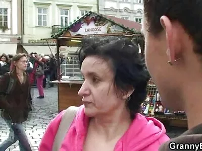 تتمتع امرأة سمراء ذات الثدي المرح والثدي المذهل بكونها فيديو سكس مترجم جديد منكوحة
