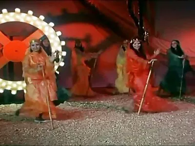 العسل سكس اجنبي وعربي جديد ذو الشعر المجعد يلعب الألعاب الجنسية الصباحية مع زوجها